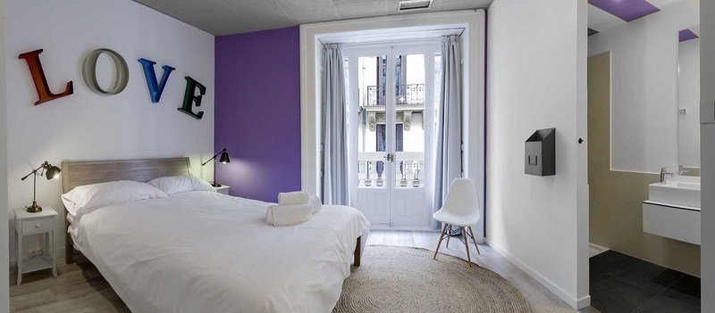 www.uhostels.com