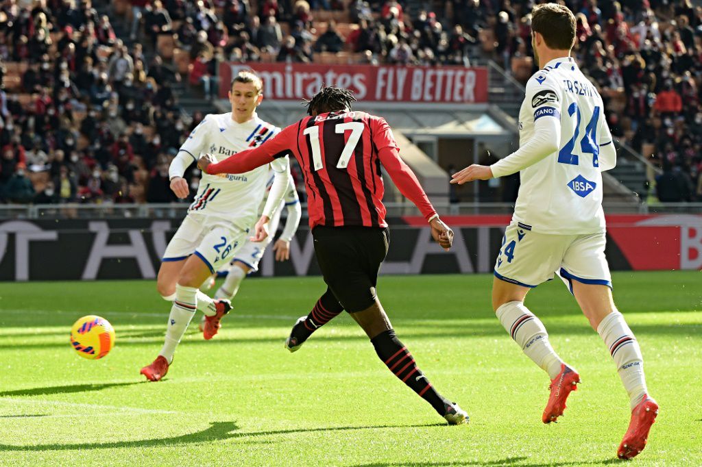 Leao seals \'perfect week\' by snatching top spot for Milan