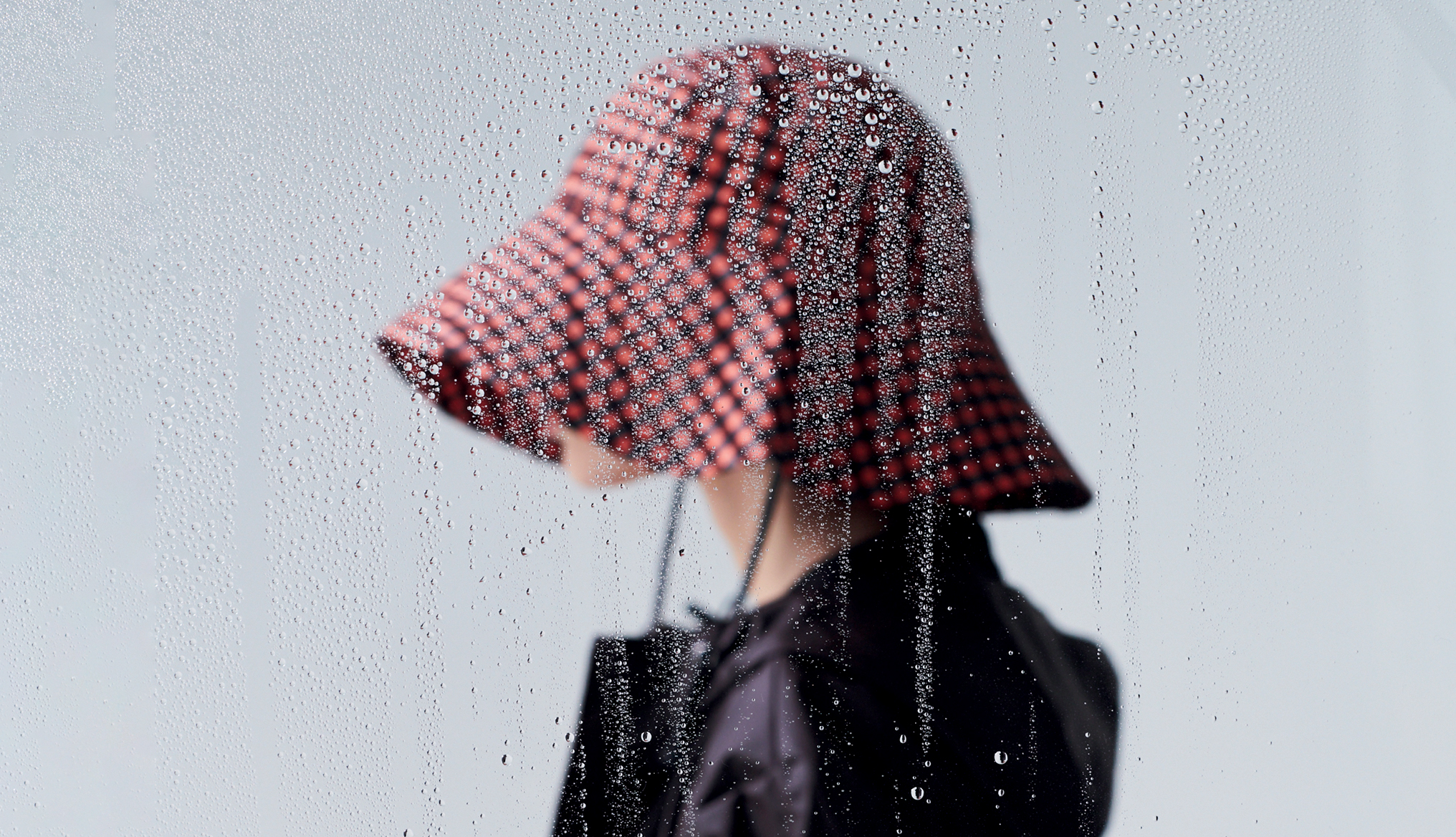 Ess, eső, ess! Élvezd a kedvenc esőkabátodban a zivatart - Glamour