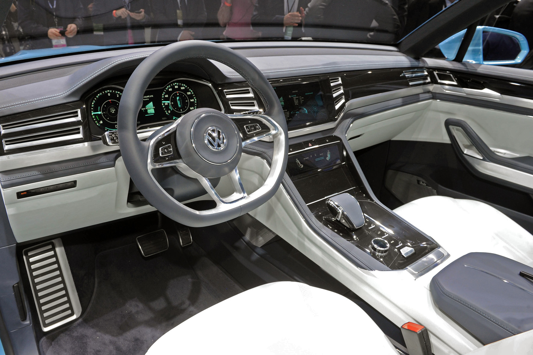 Volkswagen Cross Coupe GTE