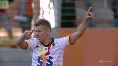 Zagłębie L. - Jagiellonia (0:1): Romańczuk kapitalnie wypatrzył Bezjaka. Słoweniec precyzyjnym lobem pokonuje Hładuna!