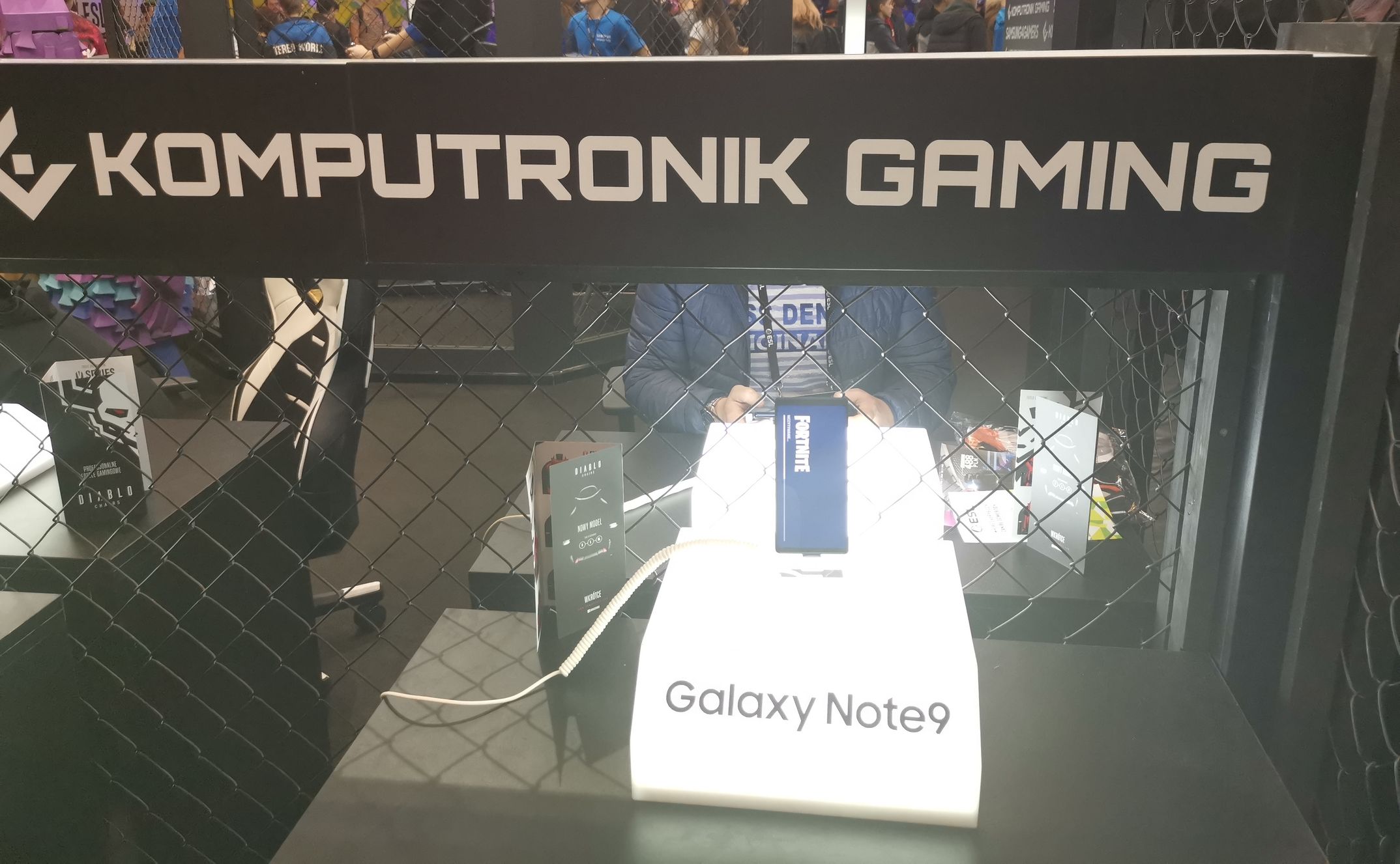 Na IEM grano nie tylko na komputerach. Samsung pokazał, że w Fortnite da się też grać na telefonie.