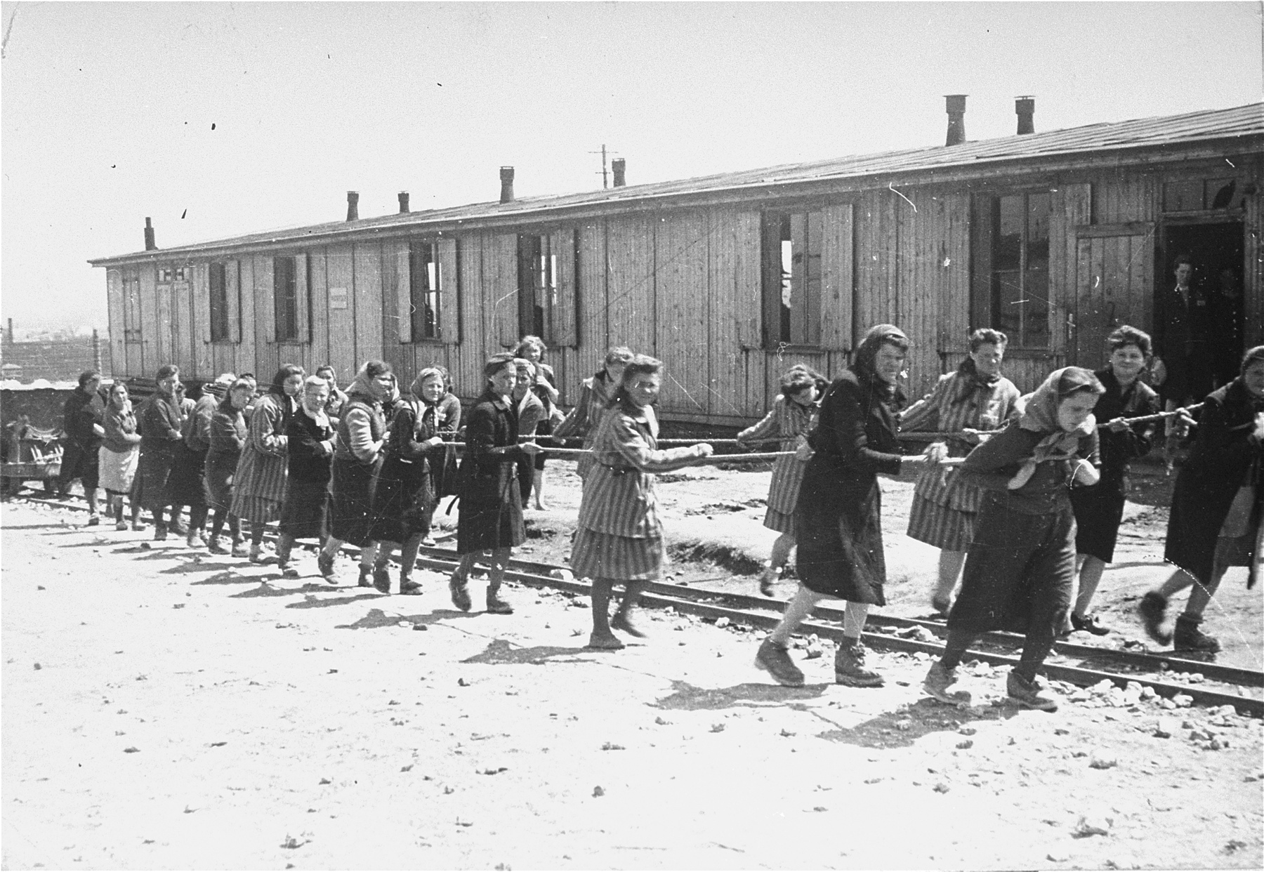 Kobiety przebywały m.in. w baraku nr 16. Dzieci były umieszczane w Kinderheim