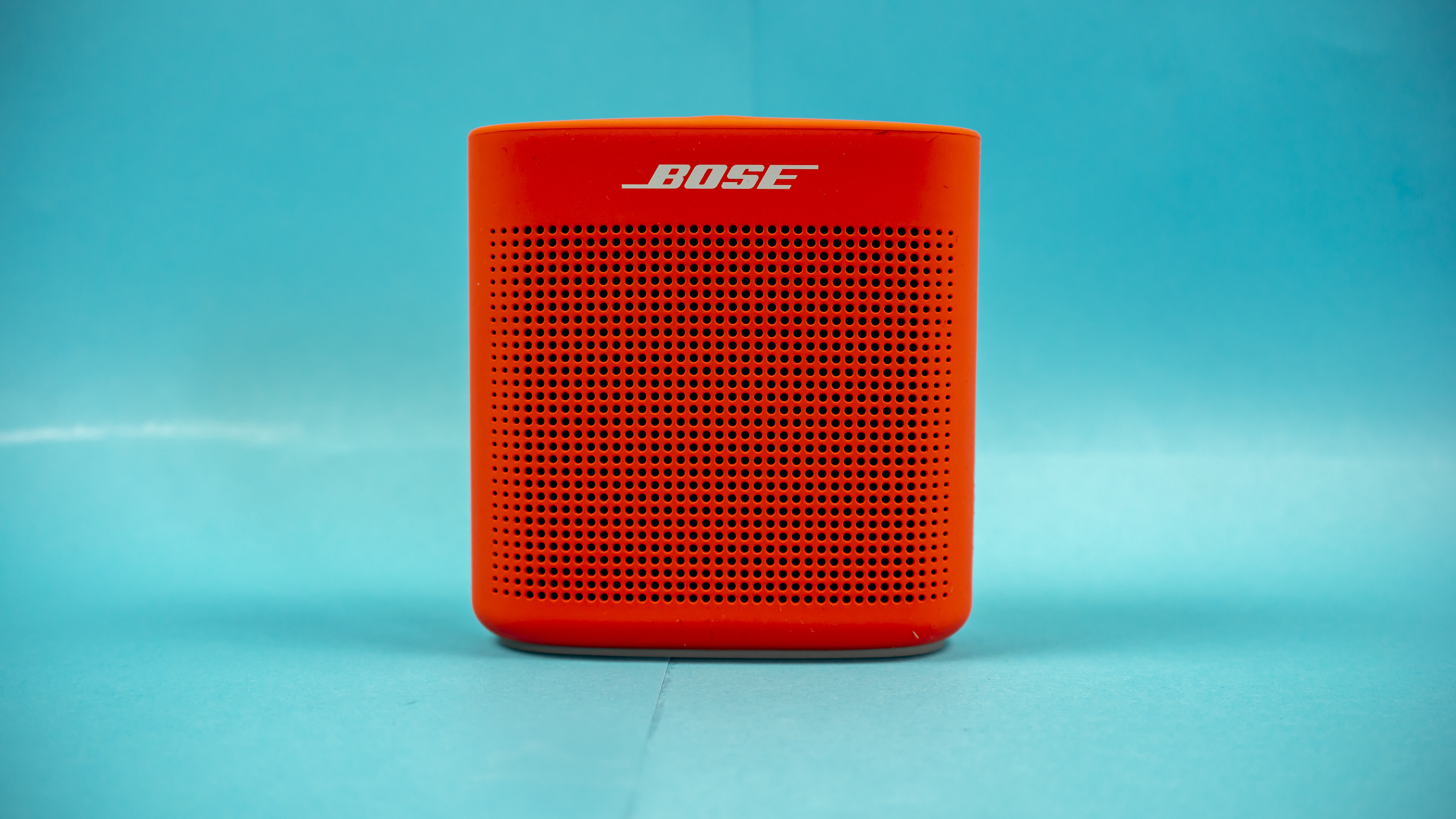 Bose Soundlink Color 2 im Test: bunt und guter Klang | Heise