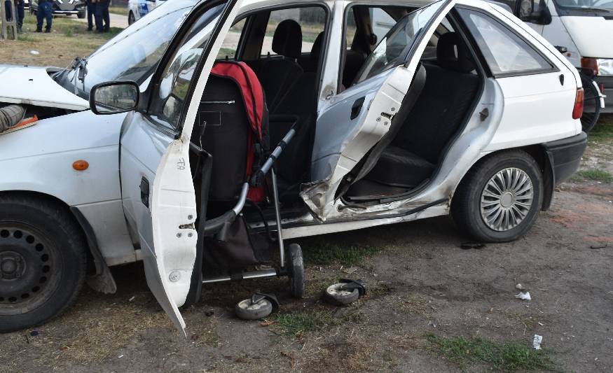Ittasan, benyugtatózva elsodort és otthagyott egy babakocsiban ülő kisgyermeket két férfi Lajosmizsén