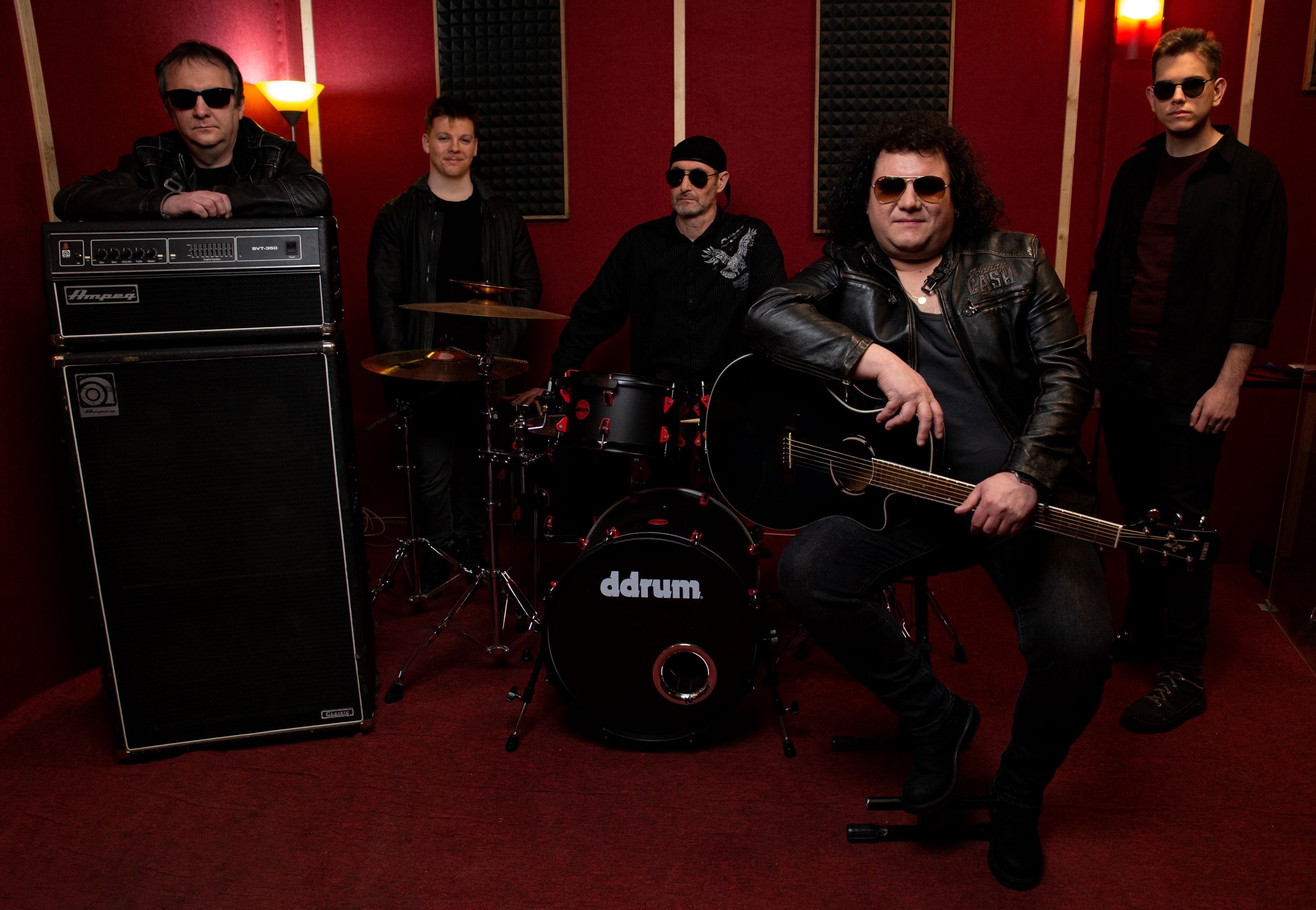 Gyerekként megszégyenítették a neve miatt: legendás magyar miniszterelnökök leszármazottja a Dal-győztes Titán zenésze