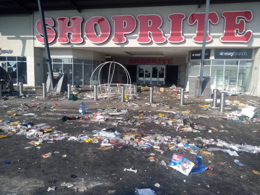 Shoprite at Circle Mall, vandalised and looted (Eyewitness)