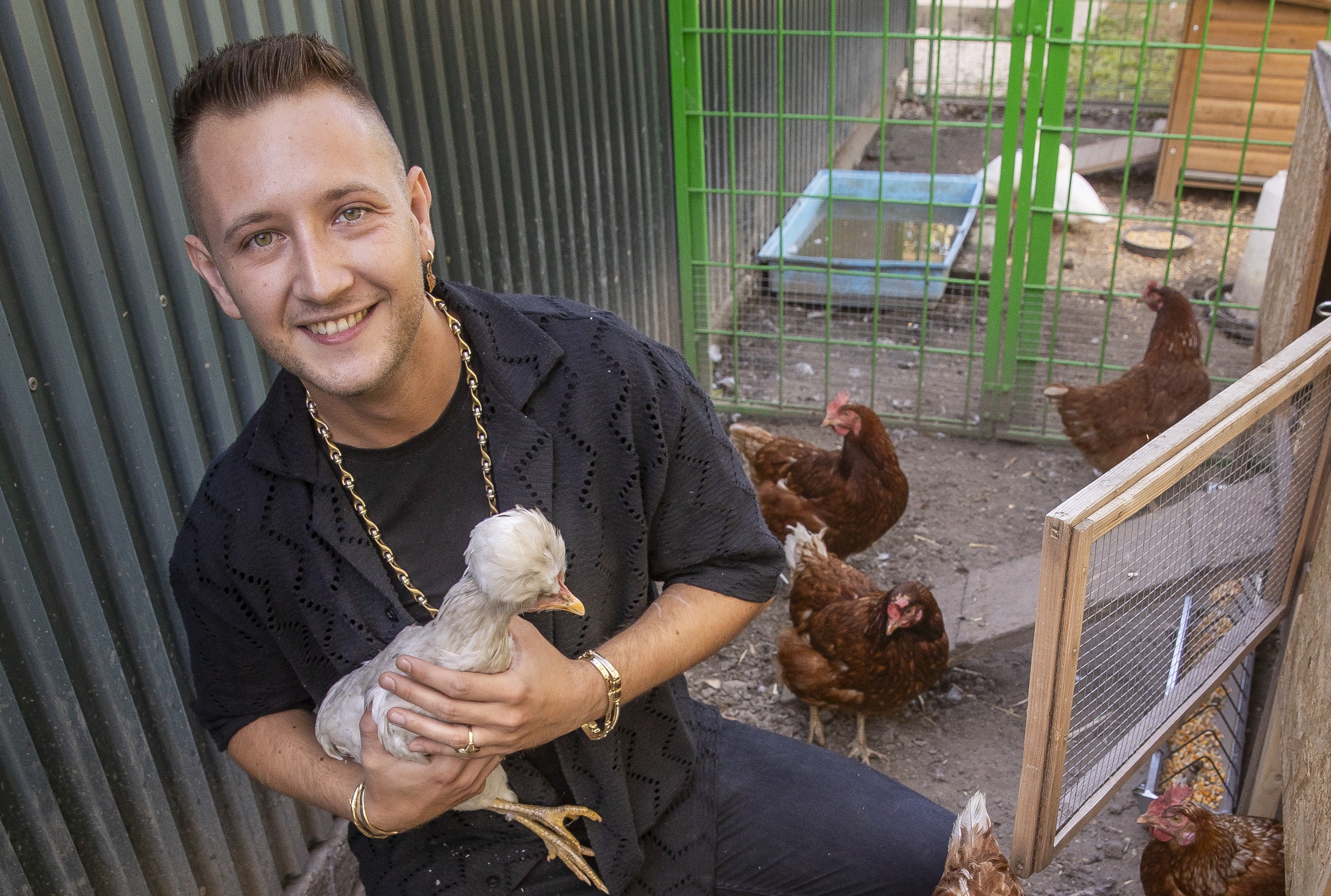 Peter Srámek megmutatta az otthonát: saját baromfiudvara van  – fotók