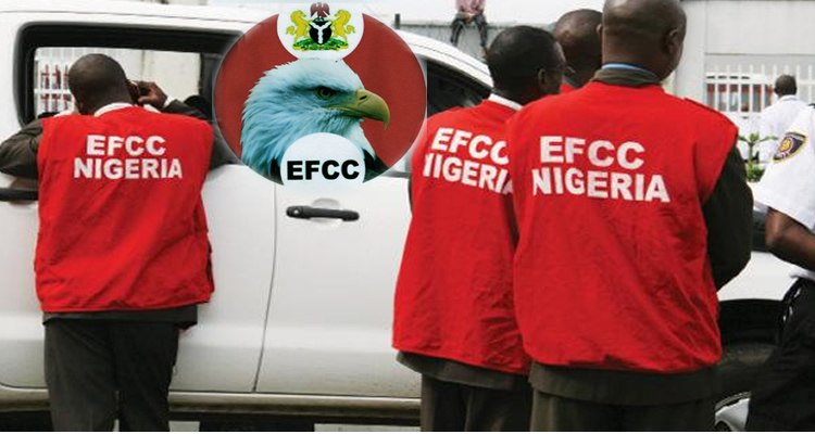 Operatives of the EFCC. (Vanguard)