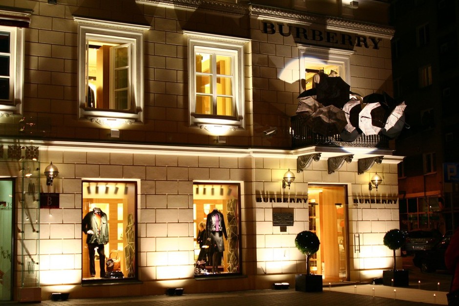 sklepy Burberry znikają z Polski
