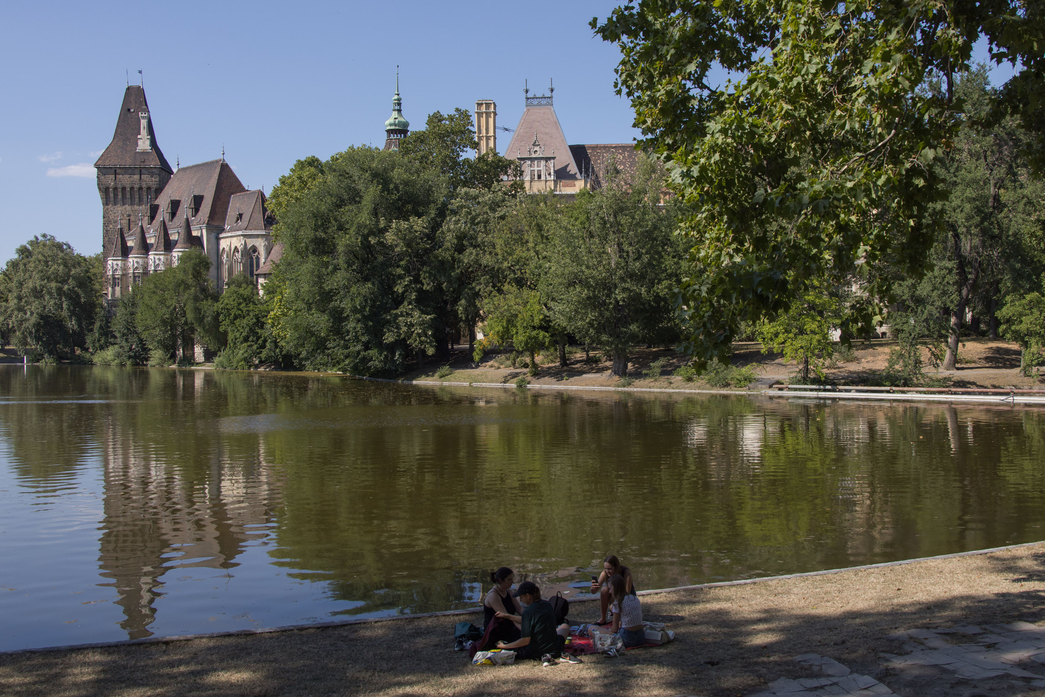 Megdőlt a hajnali és a napi fővárosi melegrekord