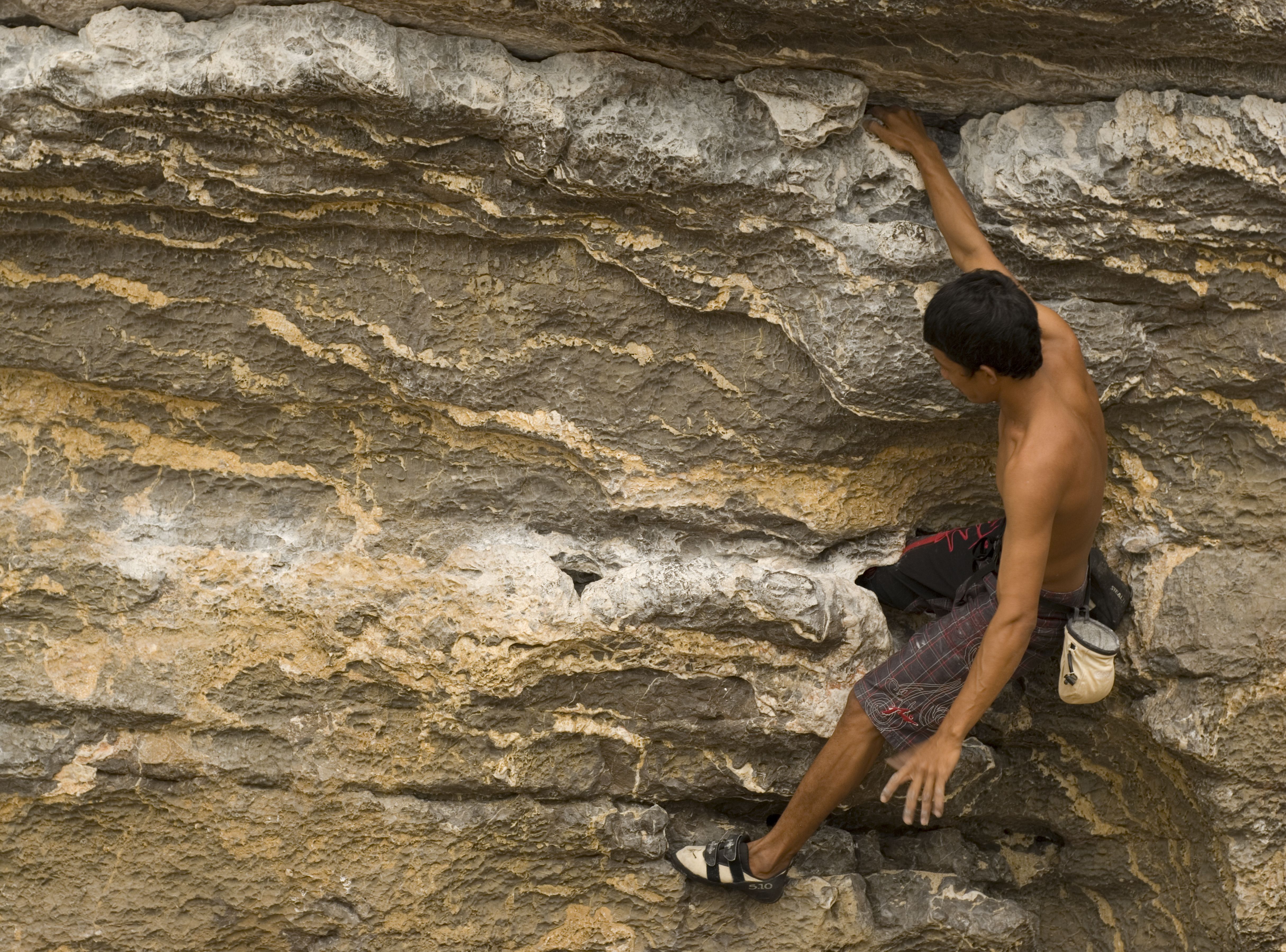 Free soloing