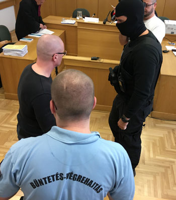 Porsche miatt ölt az autómániás gyilkos: az R. Gábor áldozatát megtaláló búvár rosszul lett a víz alatt