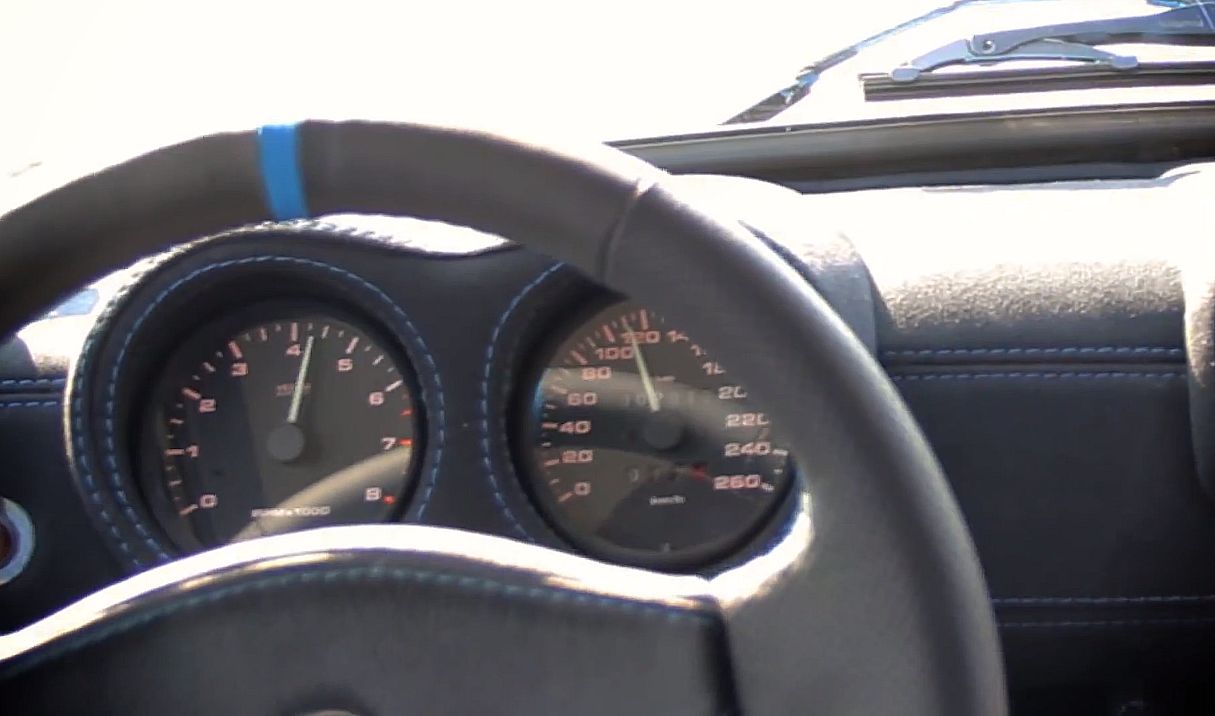 Trabant seryjny do 100 km/h rozpędzał się tydzień, czyli ok. 20 sekund. Prędkość maksymalna - 112 km/h. Osiągi nowego trabanta RS? Bułgarscy spece nie chwalą się możliwościami swojego dzieła…