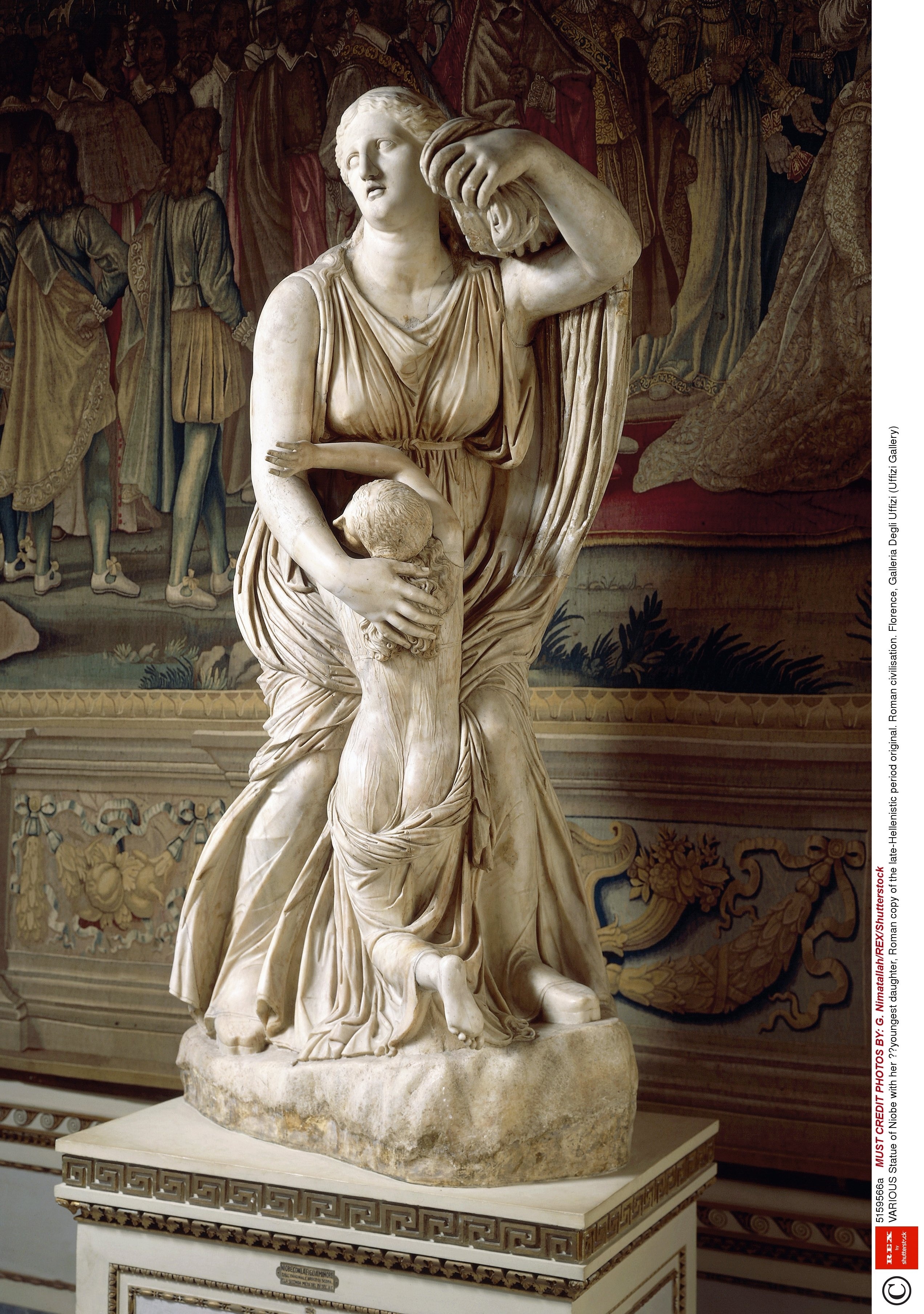 Posąg Niobe z jej córką, rzymska kopia oryginału z okresu późnohellenistycznego, obecnie w Galerii Uzi we Florencji