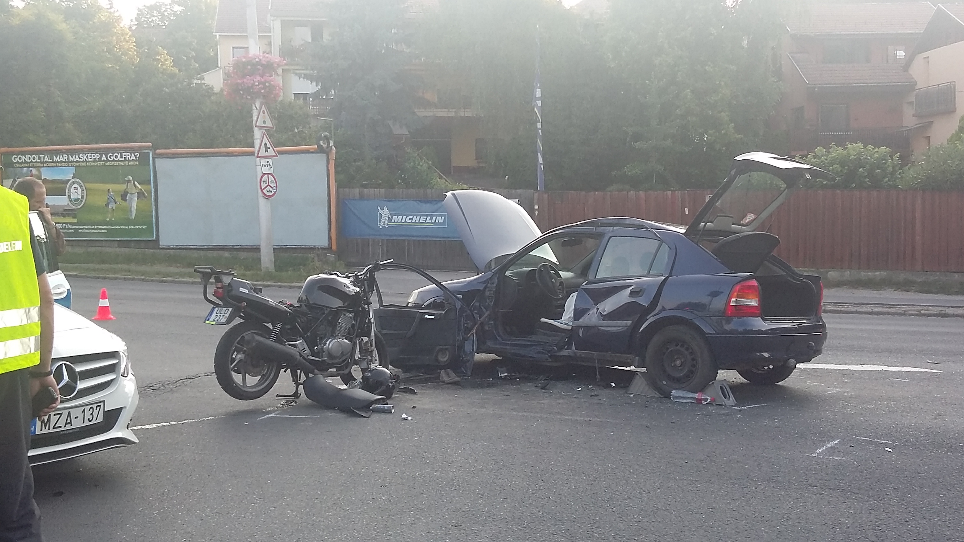 Brutális baleset Szentendrén, a sérültet mentőhelikopterrel szállították  kórházba - Blikk