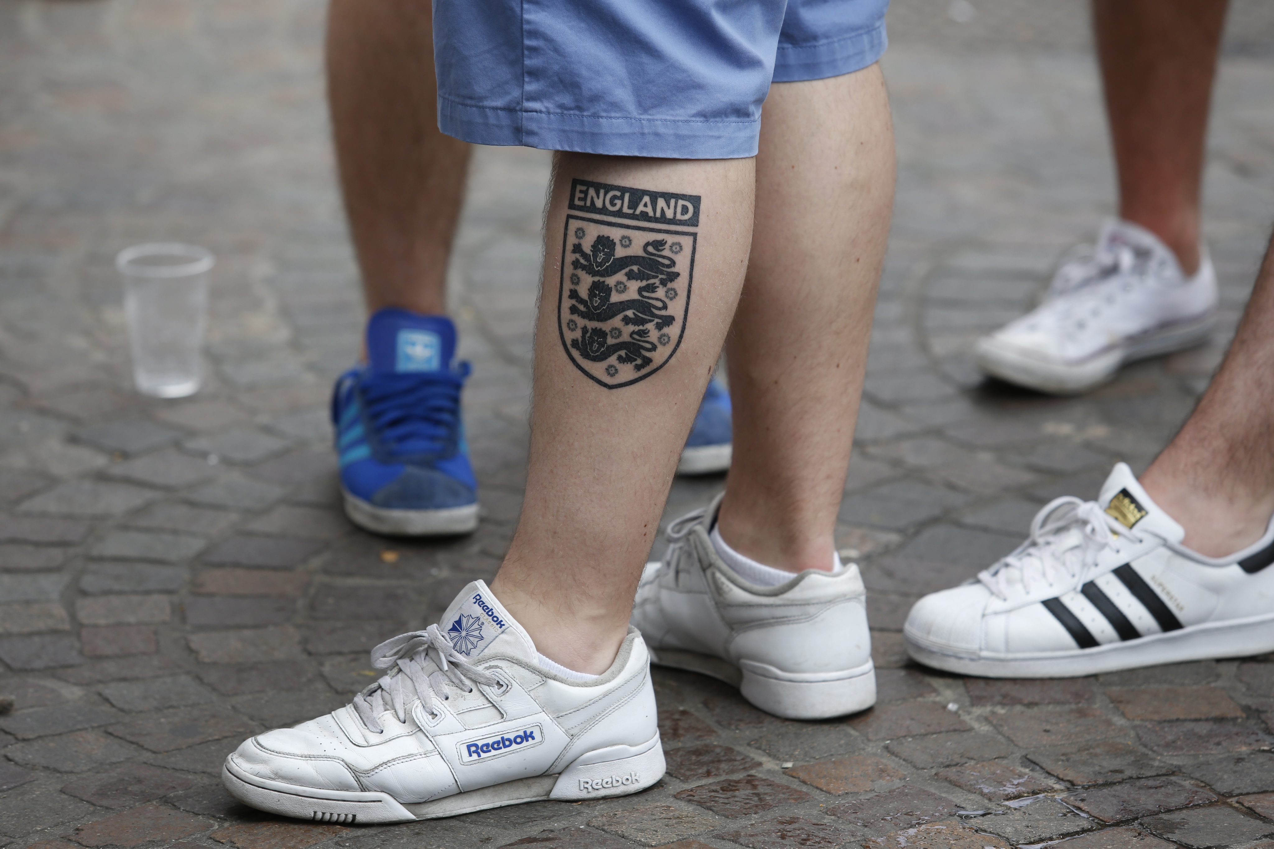 Anglicy mają gdzieś ostrzeżenia UEFA i francuskich władz. Tym razem wywołali zamieszki w Lille