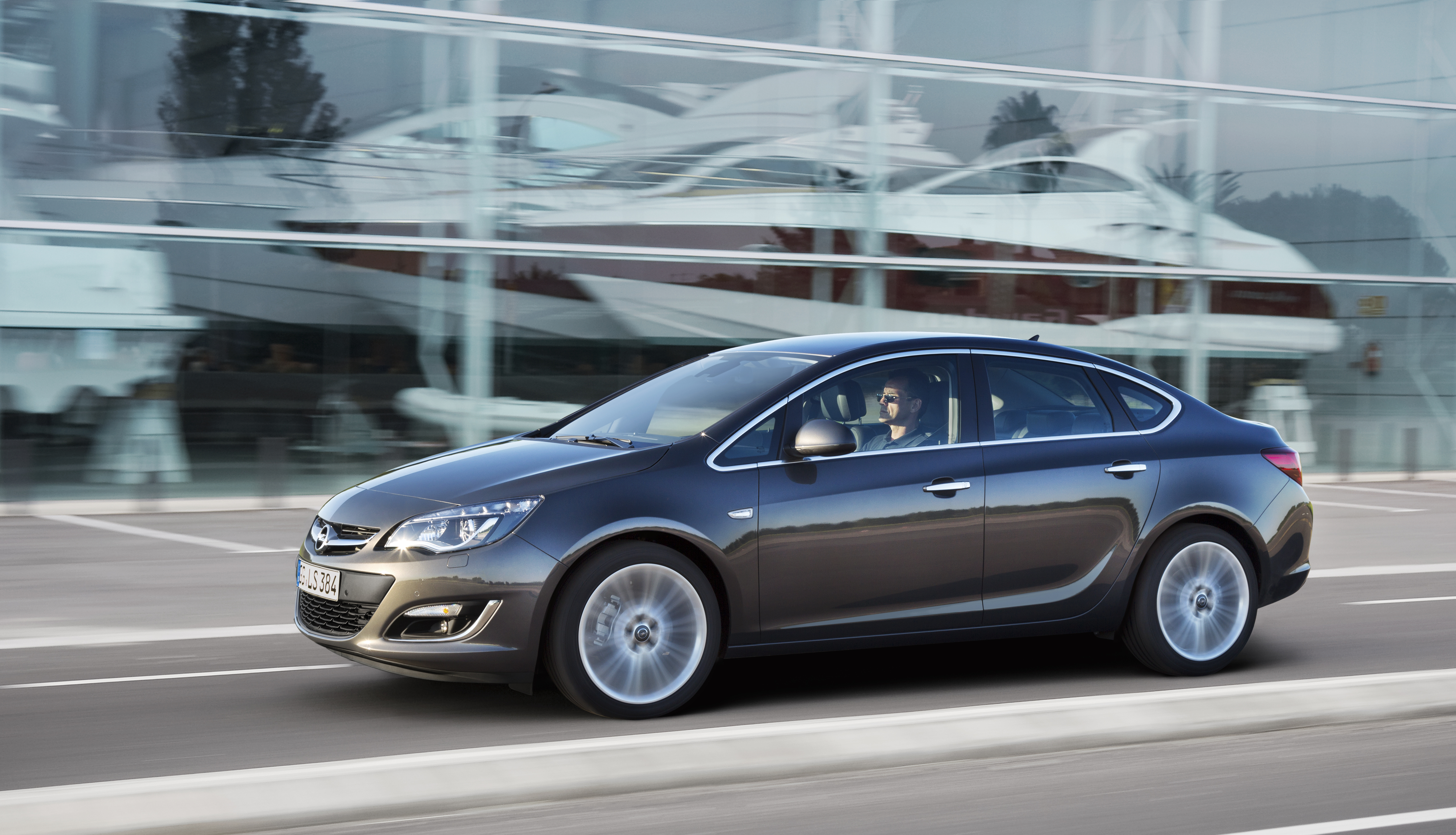 Opel astra sedan