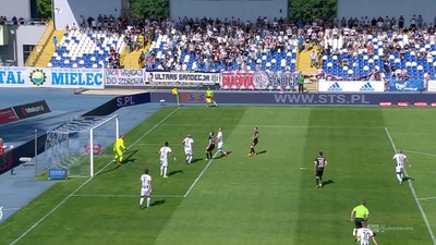 Sandecja - Cracovia (0:0): Piątek z główki minimalnie nad poprzeczką! Pasy coraz bliżej strzelenia gola