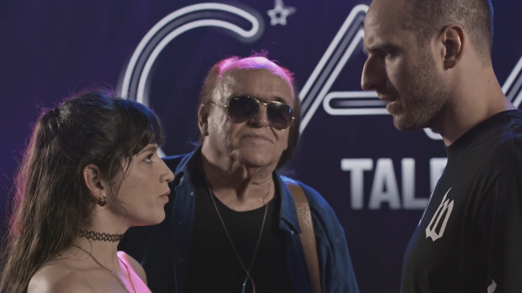 Frenreisz Károlyba durván beleálltak: "Ezer éves, dögunalmas slágereket énekel..." – videó