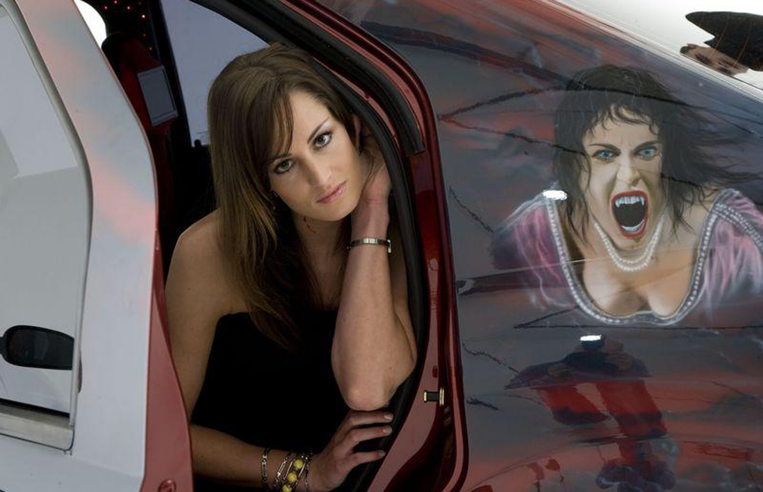 Dacia Logan przemienia piękności w wampirzyce