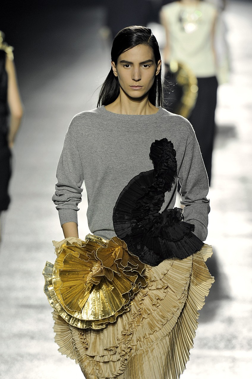 Dries Van Noten - Runway RTW - Wiosna 2014 - Paris Fashion Week / Getty Images