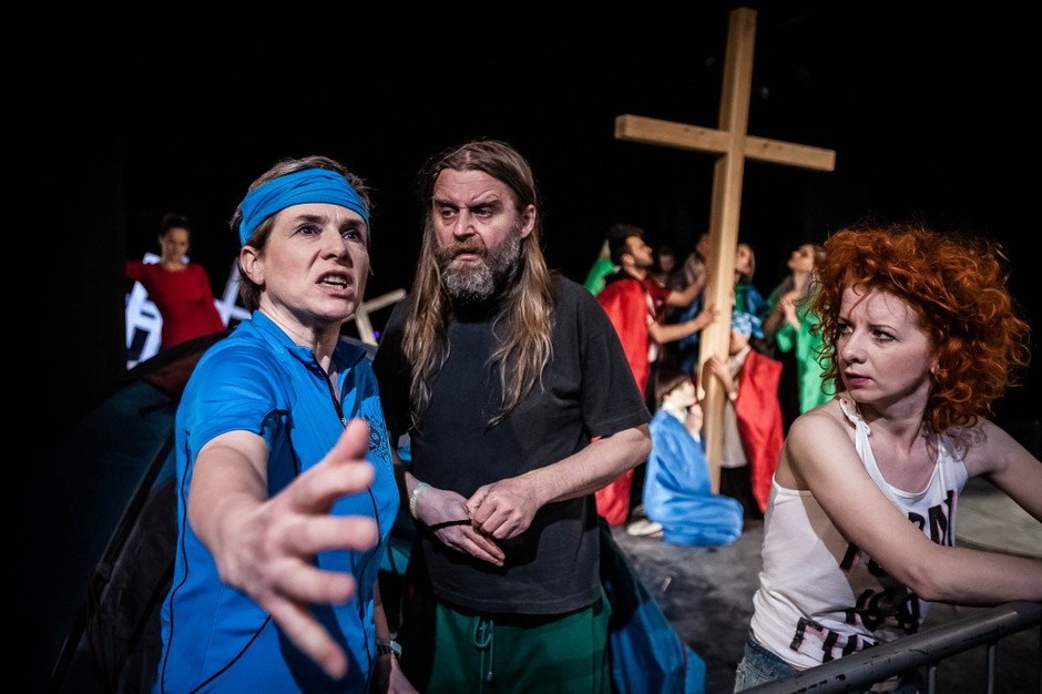 „Na Boga!”, reż, Marcin Liber, Teatr Dramatyczny w Wałbrzychu, fot. Bartłomiej Sowa
