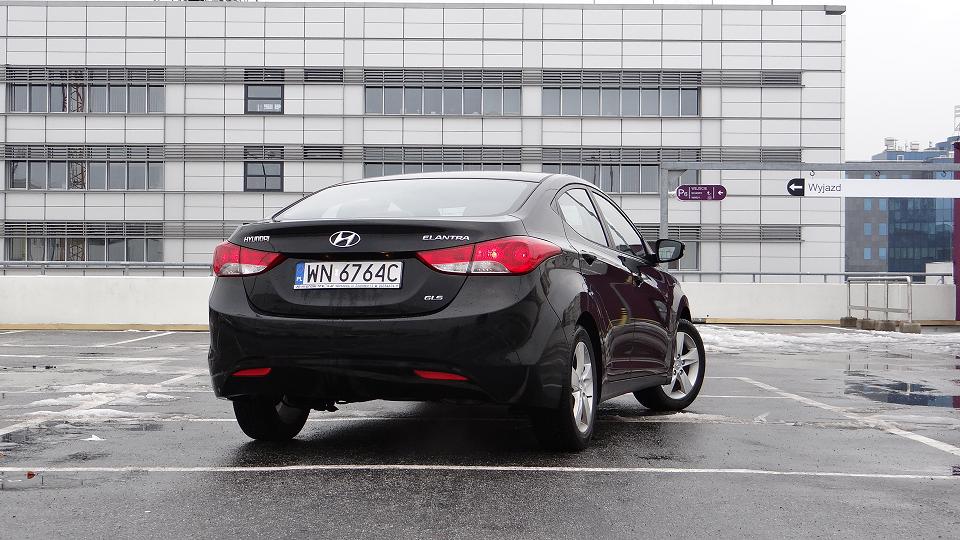 Jest dziedzina, w której Hyundai zrobił ogromne postępy. Chodzi zarówno o dobre wyciszenie kabiny, jak i wysoką kulturę pracy silnika, którego niemal nie słychać, gdy pracuje na wolnych obrotach.
