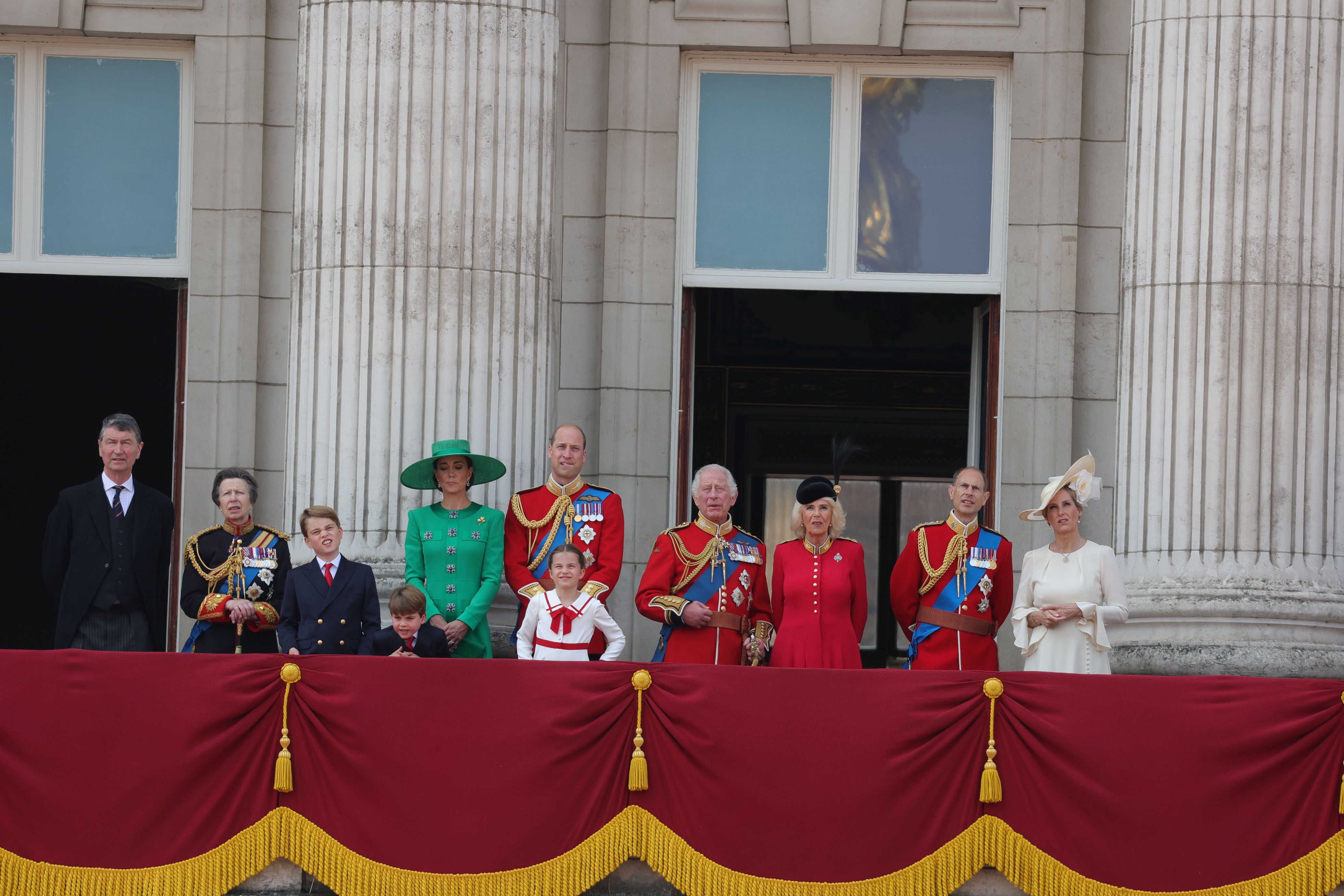Roppant kínos ügyben merült fel III. Károly és Katalin hercegné neve - Ezek voltak a királyi család legnagyobb port kavart botrányai az idei évben