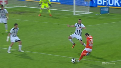 Bruk-Bet - Sandecja (1:1): Szybka odpowiedź Słoników po utracie gola! Purece uderzał, będąc tyłem do bramki, ale Gliwa był czujny
