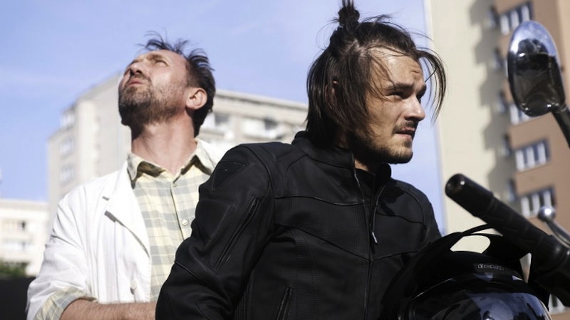 Andrzej Chyra i Dawid Ogrodnik w filmie