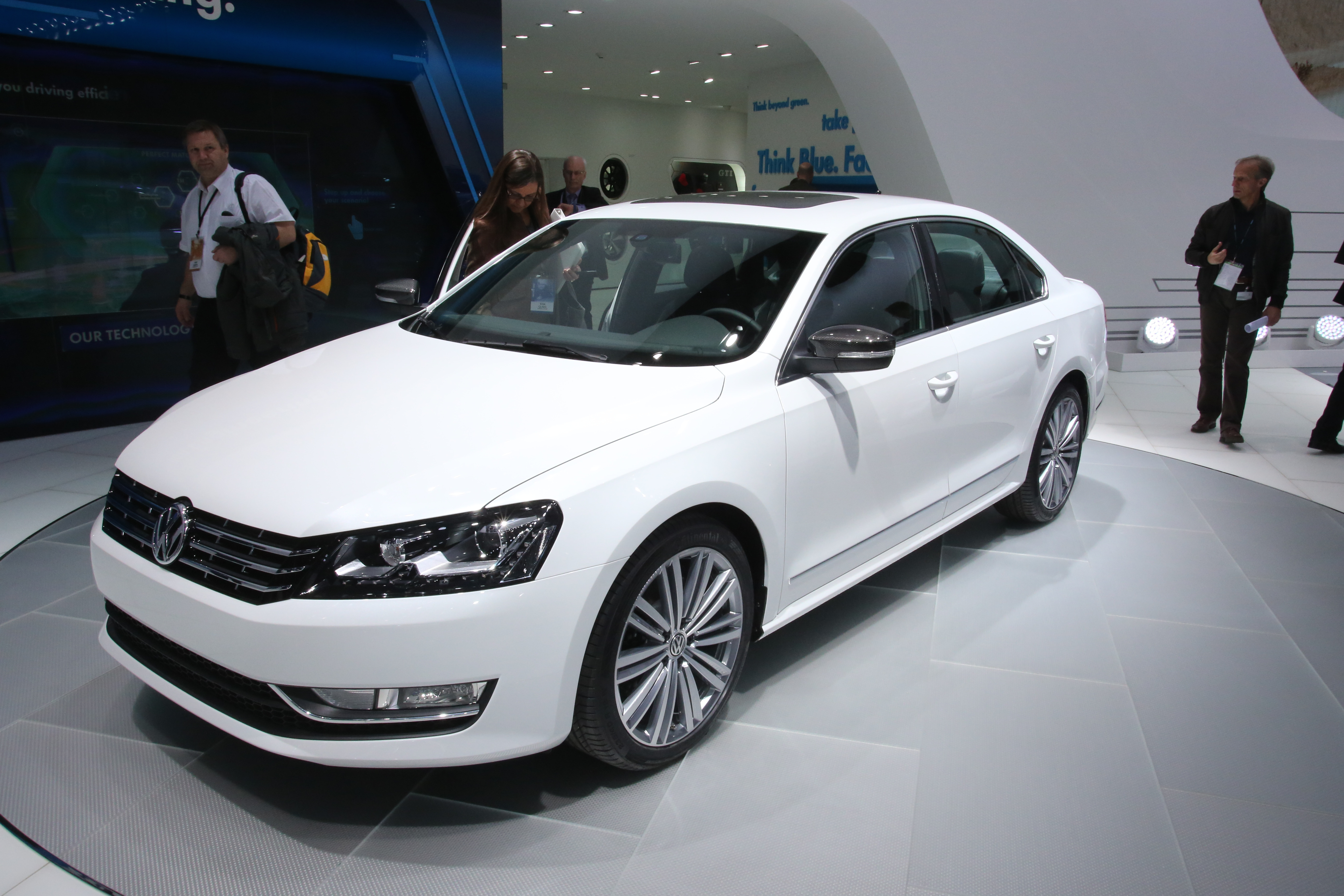 Niemiecka limuzyna zdobywa serca nie tylko kierowców w Polsce. Volkswagen passat w opinii użytkowników z USA jest najlepszym wyborem w klasie średniej.