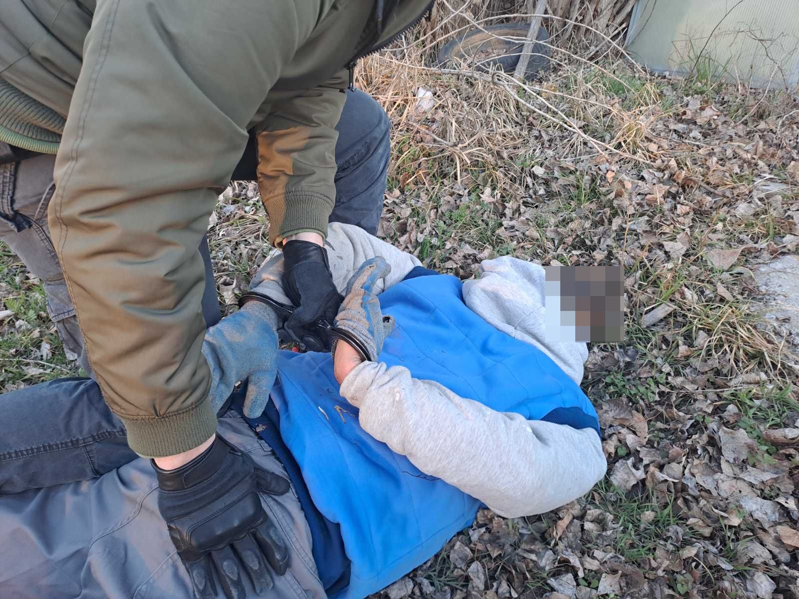 A magyar Bonnie és Clyde: a börtön elől évek óta bujkáló házaspárra csaptak le a rendőrök Budapesten – videó