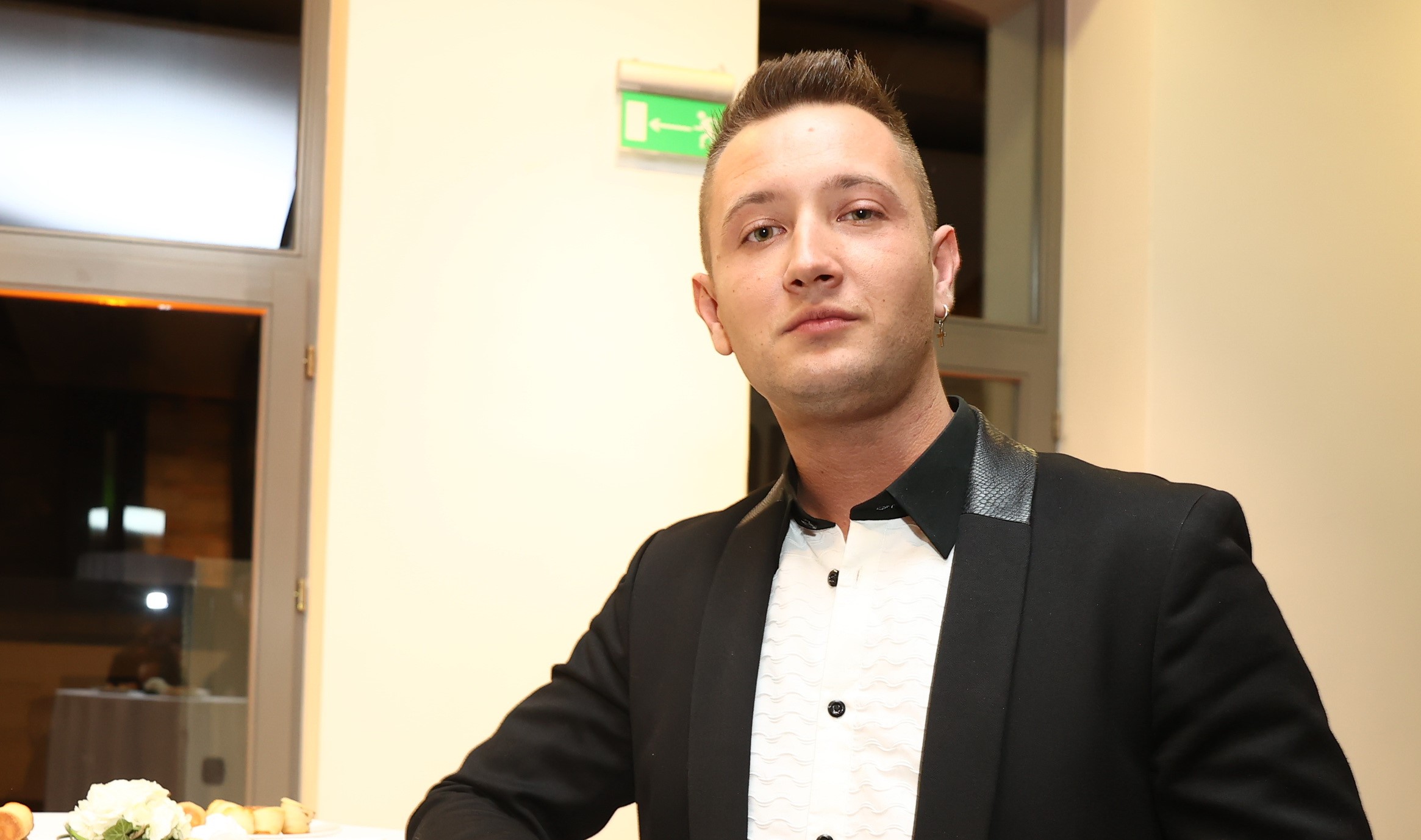 „Királlyá koronázták” születésnapján Peter Srámeket – fotó