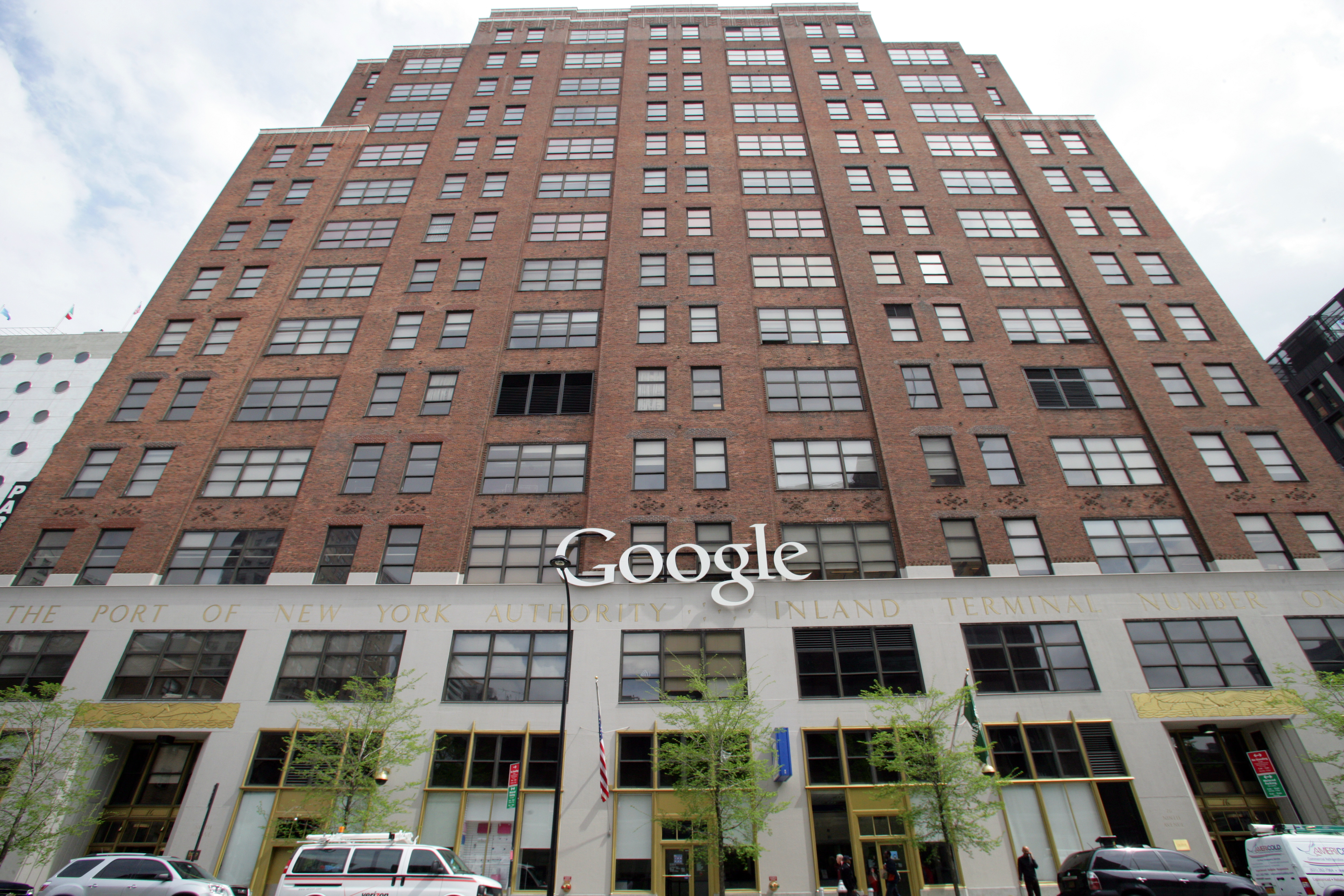 Tragédia a Google székházánál: kiugrott a 14. emeletről az egyik mérnök