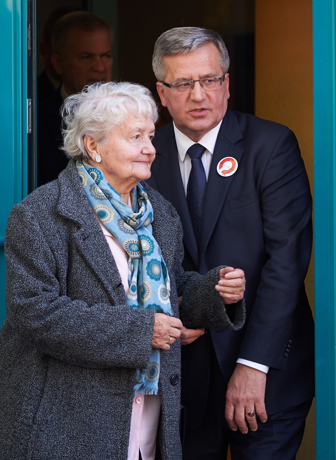 Prezydent zapewnił, że choć w polowaniach uczestniczy, to bez użycia broni. - Polują moi synowie, ja im towarzyszę na wycieczkach, że tak powiem, do lasu z psem, ale nie strzelam - zaznaczył. Bronisław Komorowski ma zamiar odwiedzić poza porannym przystankiem w Gdańsku, między innymi Toruń, Bydgoszcz, Kielce, Gliwice i Grodzisk Mazowiecki.