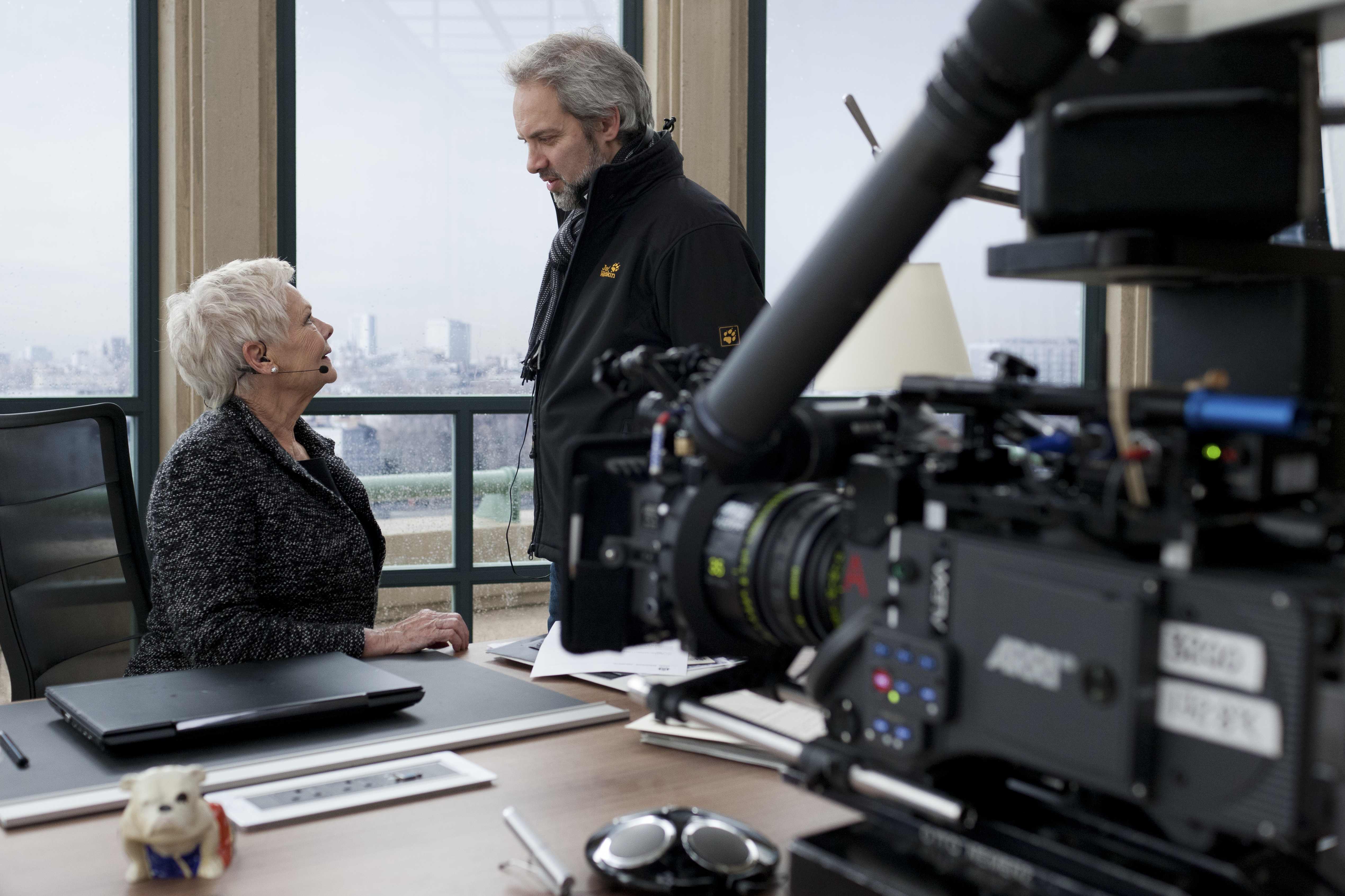 Sam Mendes i Judi Dench na planie