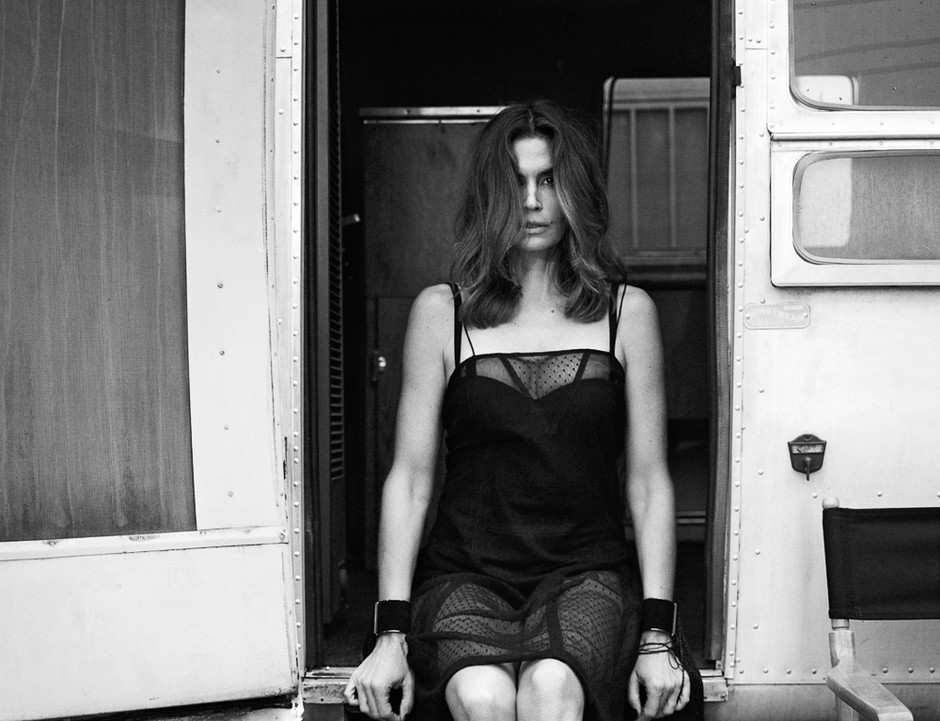 Seksowna Cindy Crawford na okładce "Zoo Magazine"