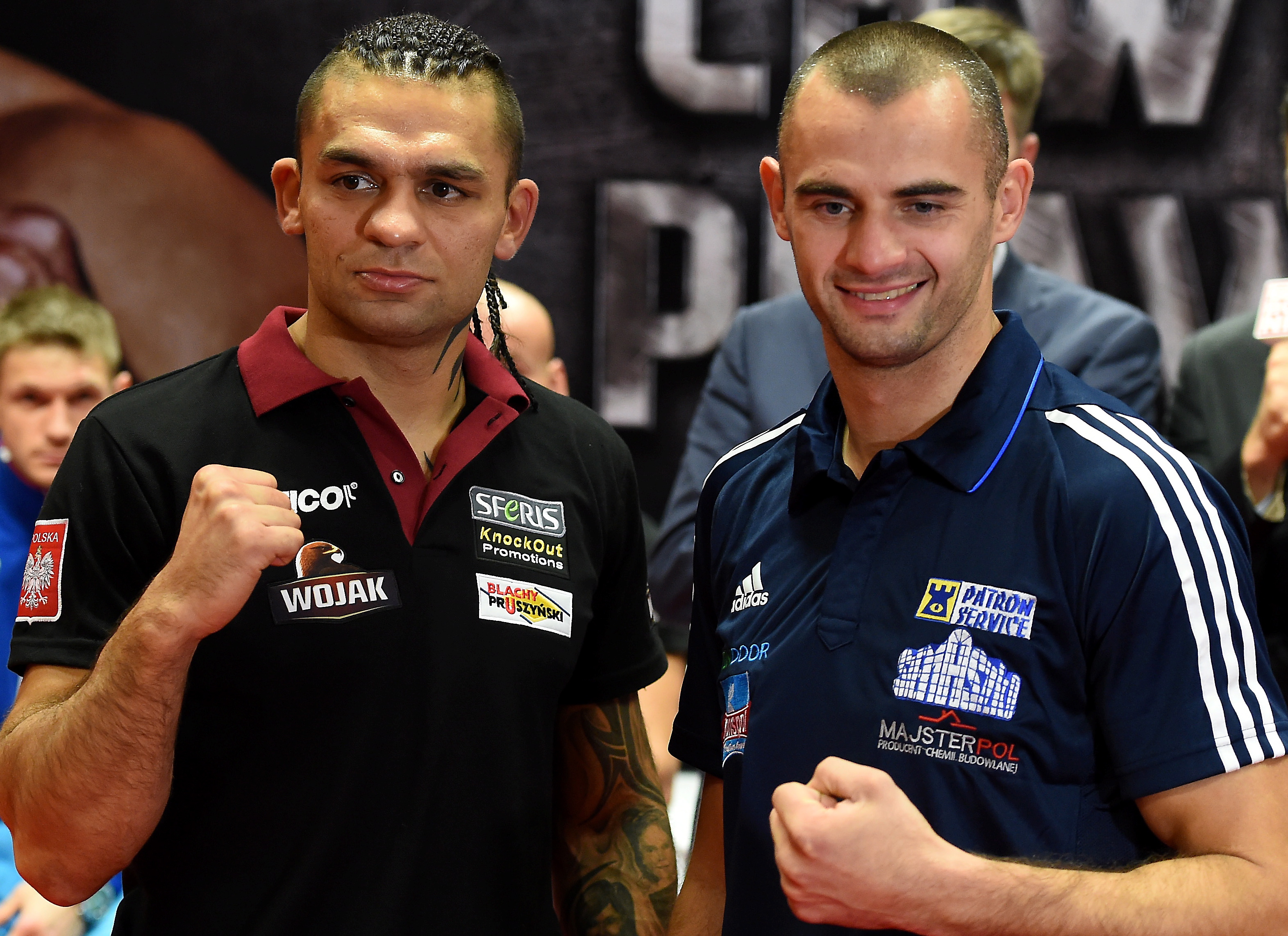Dawid Kostecki (L) i Andrzej Sołdra (P) podczas konferencji prasowej przed galą boksu Polsat Boxing Night