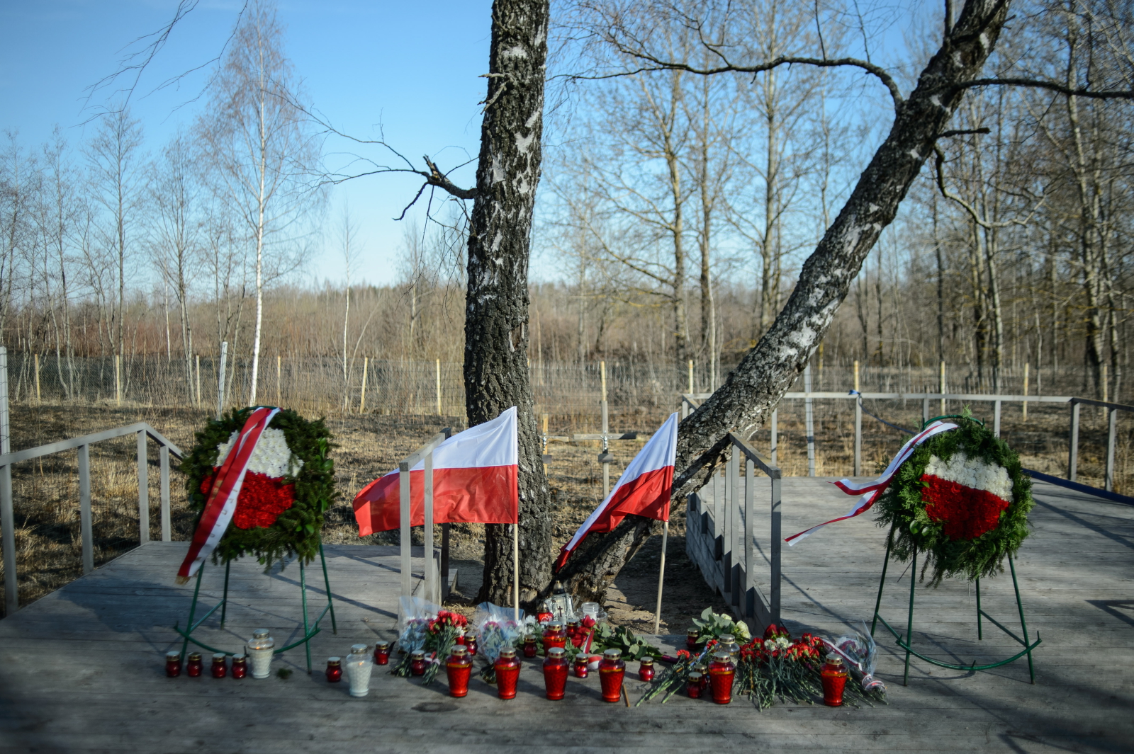 Miejsce katastrofy smoleńskiej w 4. rocznicę tragedii