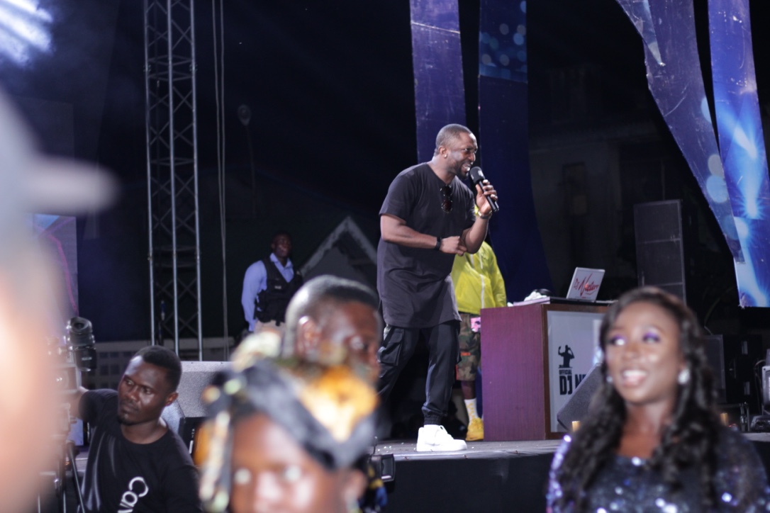 Seyi Shay and Dare Art Alade delights fans in Calabar, as Access The Stars heads to Onitsha