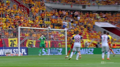 Jagiellonia - Wisła K. (0:0): Potężne uderzenie Machaja z rzutu wolnego, Buchalik interweniuje z trudem!