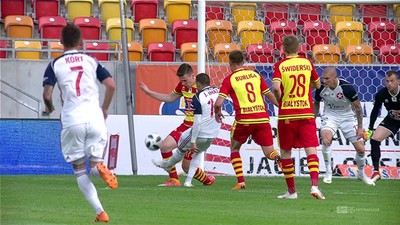 Jagiellonia - Wisła K. (0:0): Ta kontra mogła skończyć się golem! Wiślacy wychodzili trzech na trzech, Imaz nie wykorzystał okazji