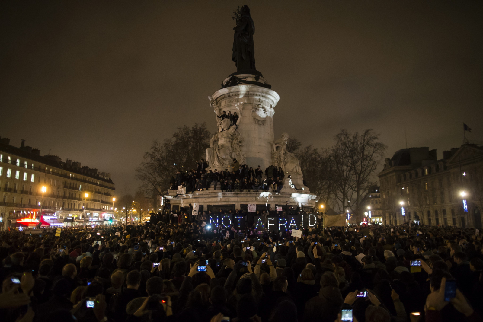 Demonstracja na Placu Republiki w Paryżu