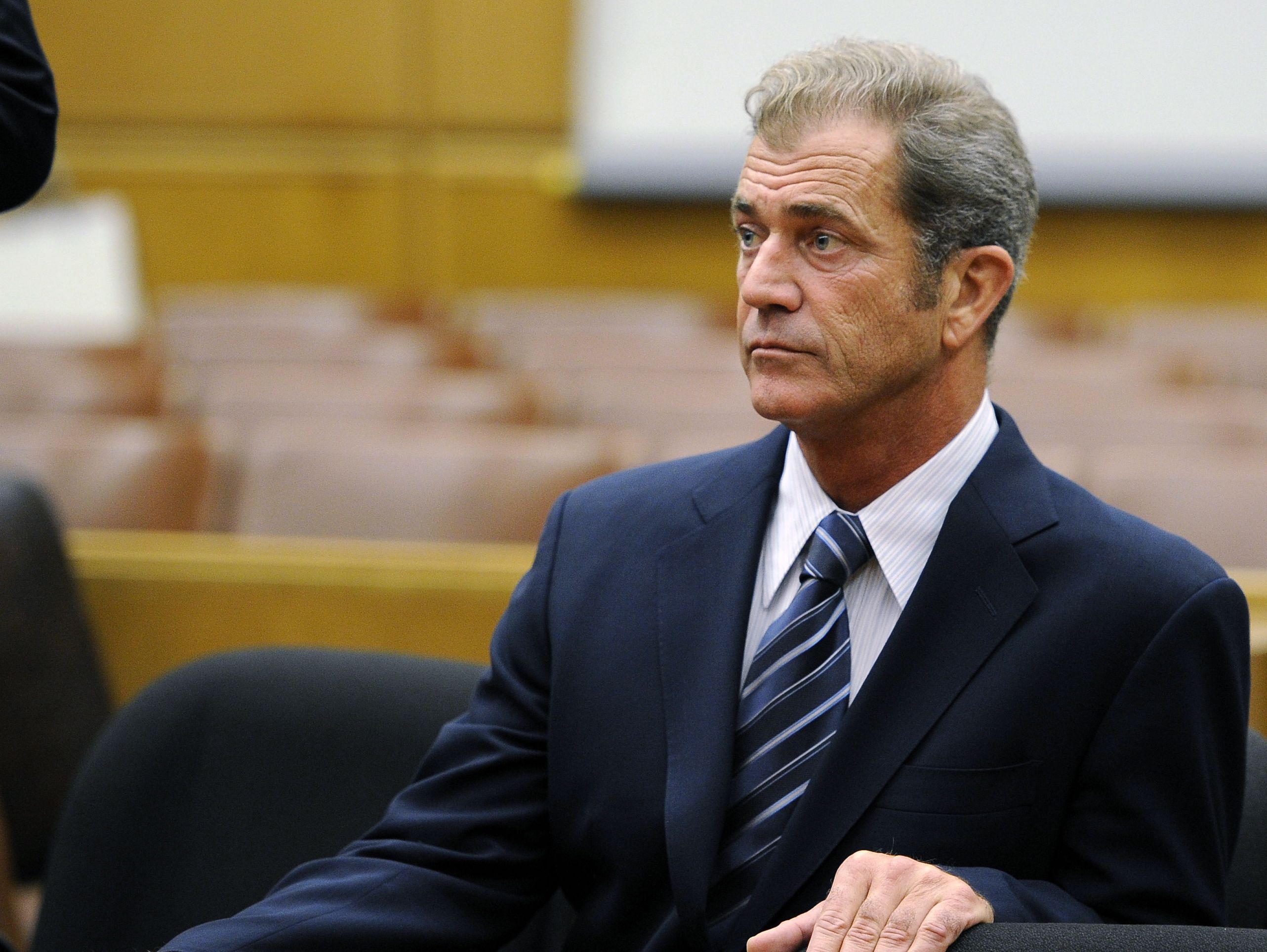 Mel Gibson posuwał się do plucia w twarz matce swojego dziecka. Często groził jej śmiercią