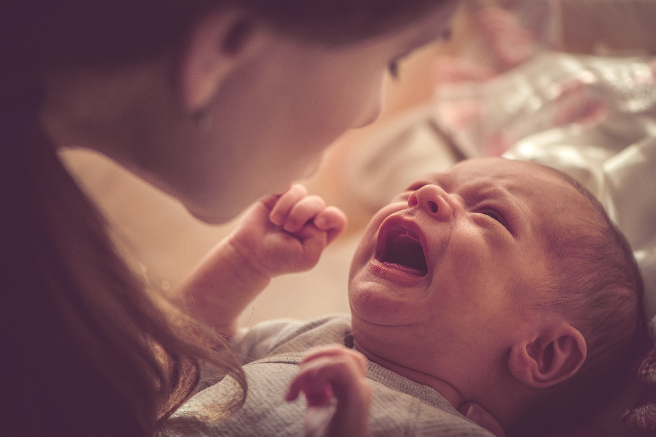Miért sír a baba? 10 dolog, amit tudni kell a kólikáról | EgészségKalauz