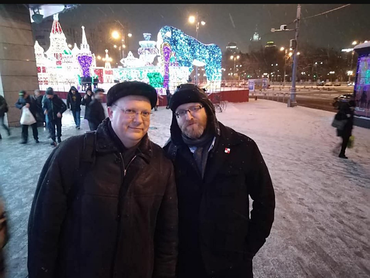 Grzegorz Braun i Leonid Swiridow w Moskwie, 20 grudnia 2018 r., czyli trzy lata po wydaleniu Rosjanina z Polski