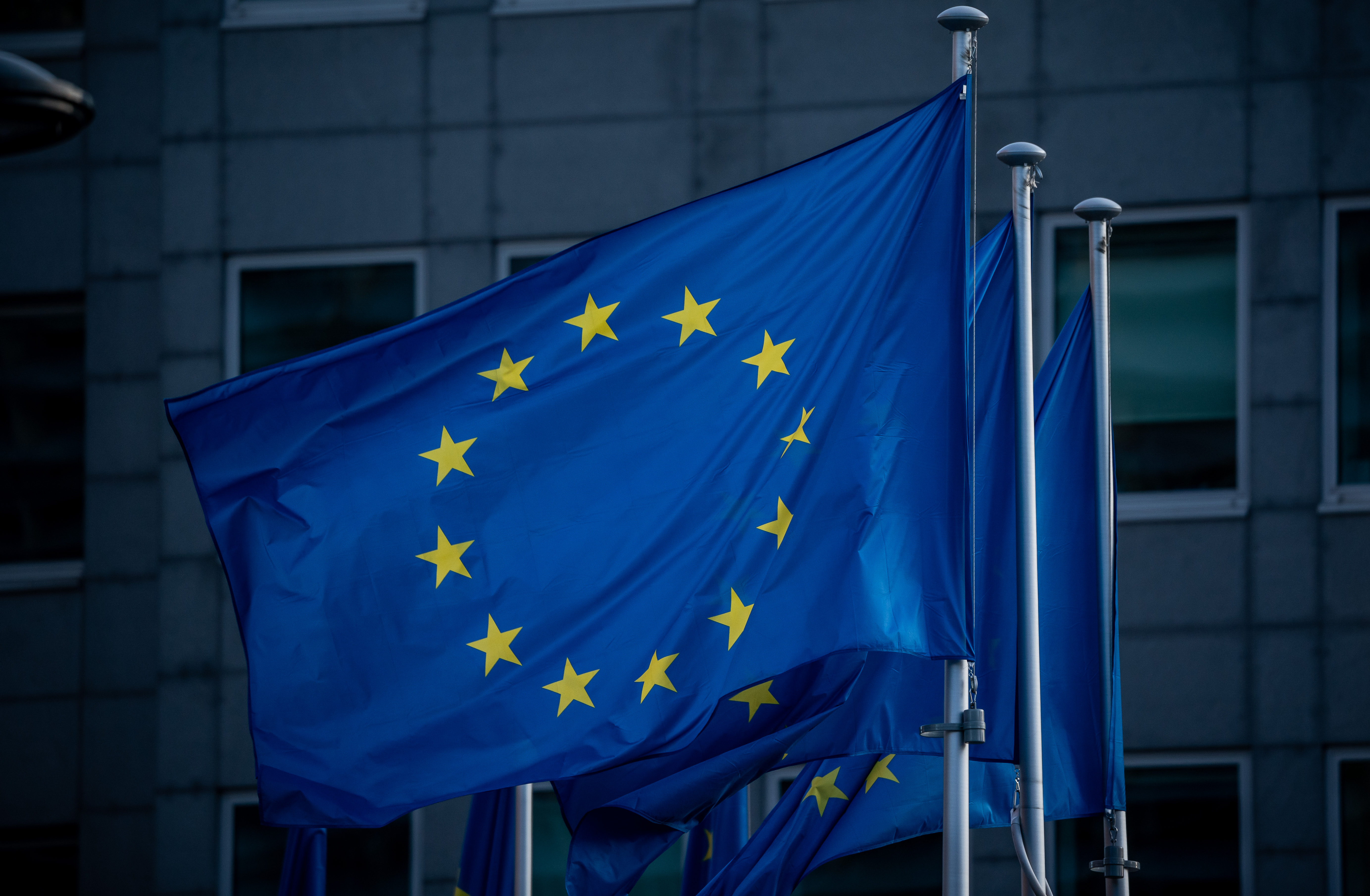 Egy friss jelentés szerint gyengül a demokrácia az EU országaiban: Magyarország és Lengyelország továbbra is sereghajtó