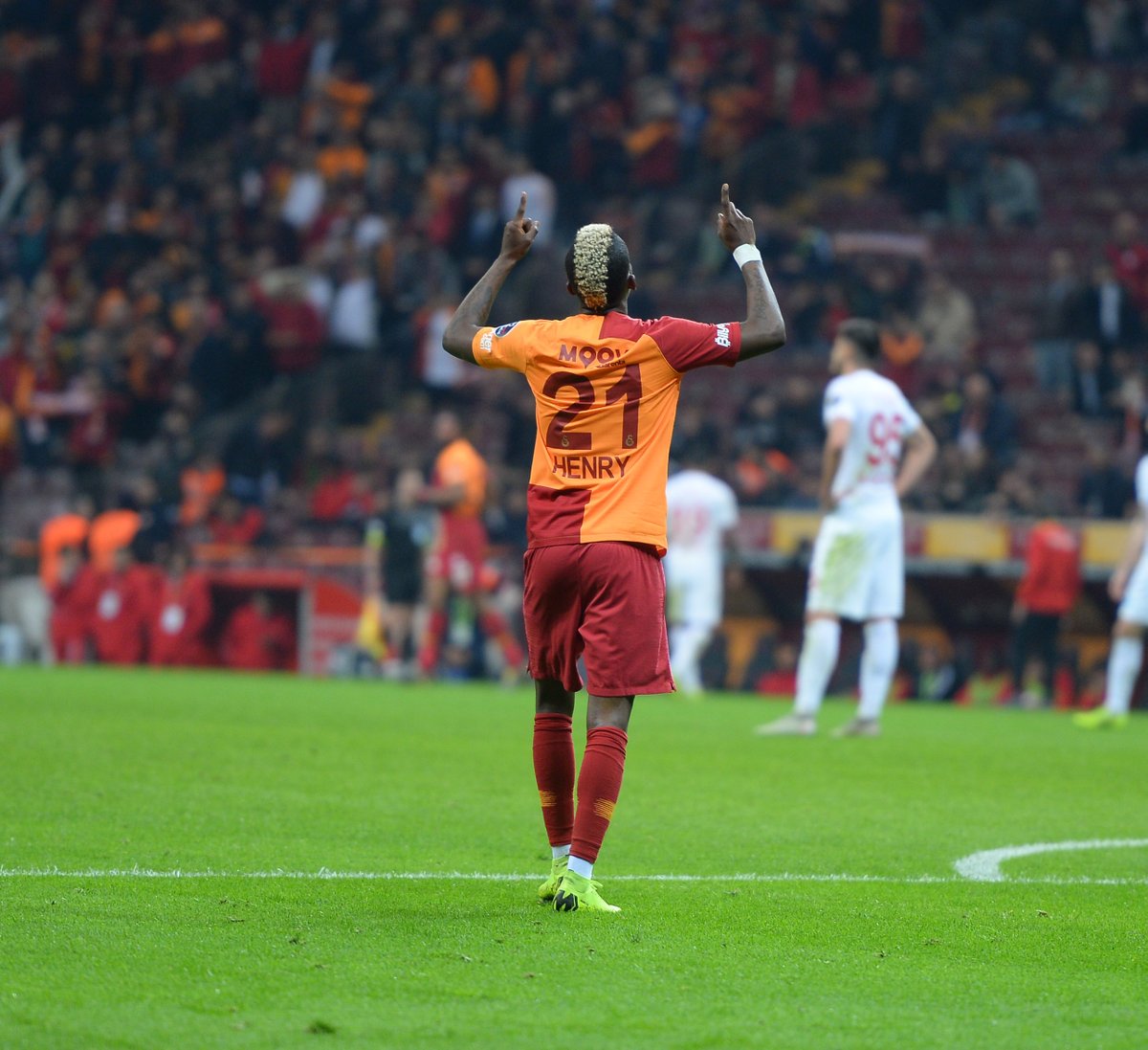 Henry Onyekuru is currently on loan at Galatasaray [Twitter/Galatasaray]