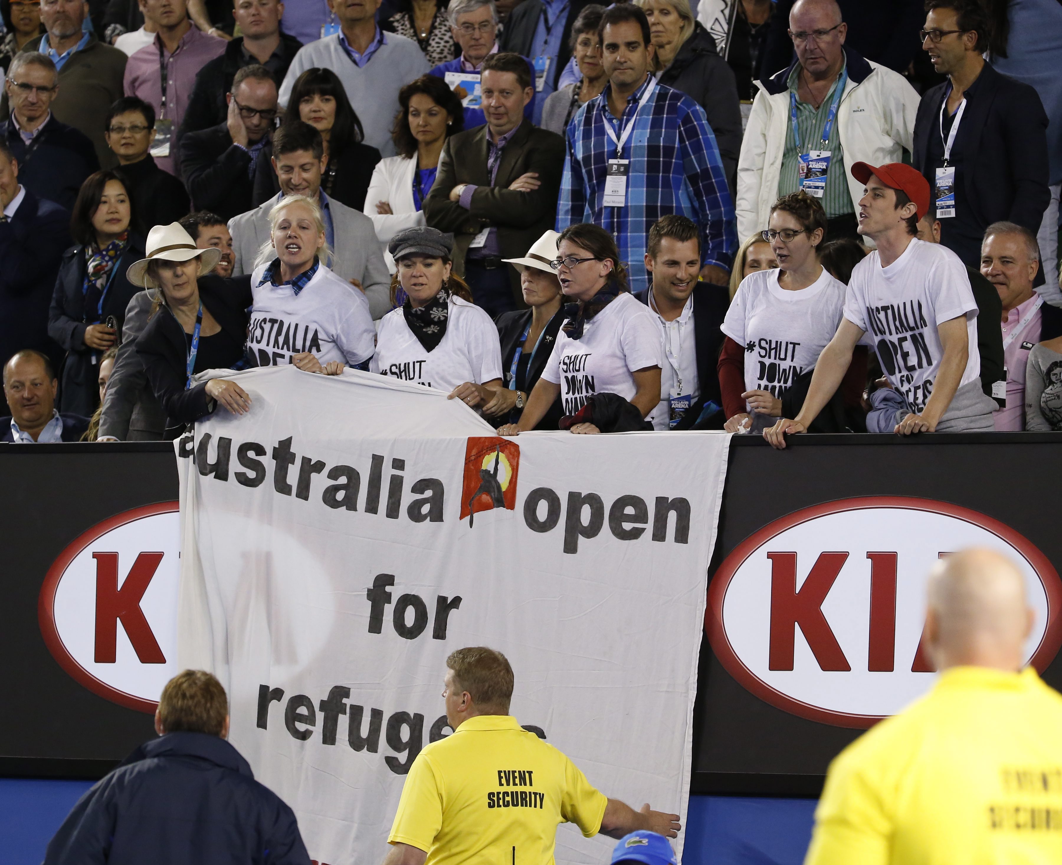 Skandal podczas finału Australian Open. Aktywiści wdarli się na kort